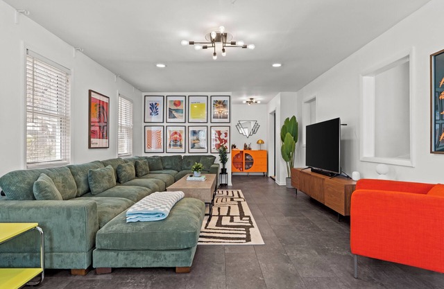 Casa Brookside - Brookside + Walkable + Firepit