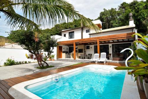 Casa c/Piscina a 250m da Lagoa da Conceição P2211