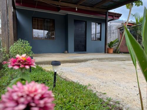 Casa Colibrí Encanto Rústico y Comodidad Moderna -La Fortuna