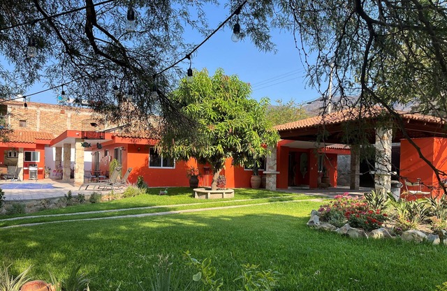 Casa Colorado - Casa Del Angel Feliz - 3-bed house with pool in Ajijic West.