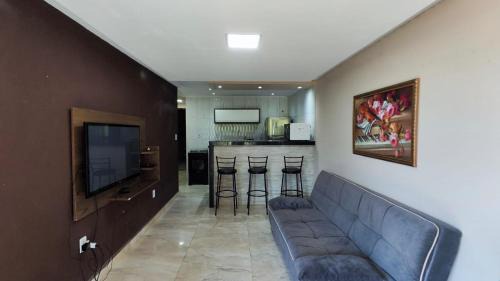 Casa com 2 banheiros, 3 Quartos e Churrasqueira