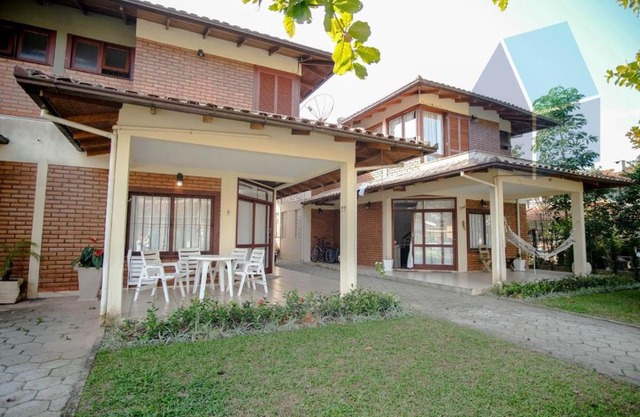 Casa com 3 dormitórios a 50m da praia / Cachoeira do Bom Jesus