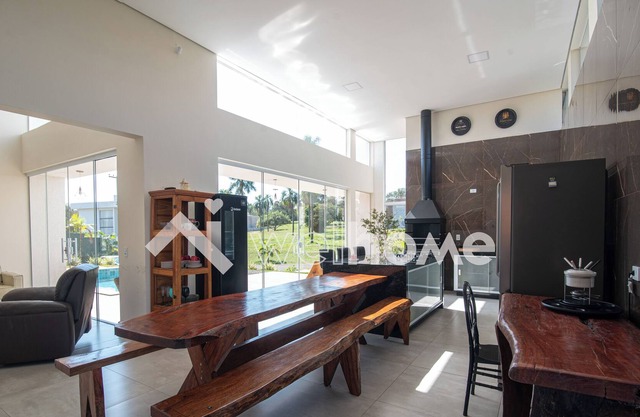 Casa com 4 Suítes em Riviera de Santa Cristina