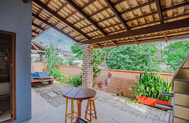 Casa com lareira e a 450 metros da praia QZ7460