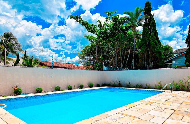 Casa com lazer e Wi-Fi perto da praia em Peruíbe