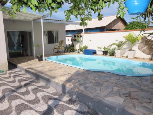 Casa com piscina à 460m do Mar