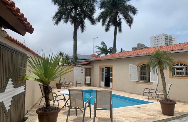 casa com piscina a 100 mts a beira mar