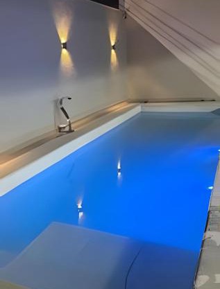 Casa Com Piscina a 8min da praia