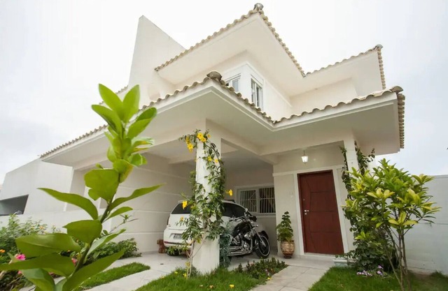 Casa com Piscina em Condomínio a 900m da Praia!