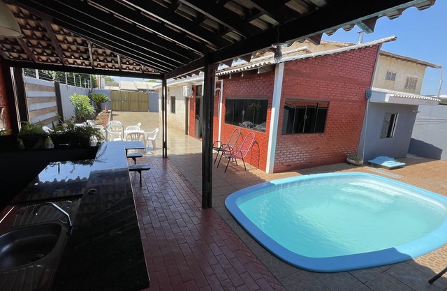 Casa com Piscina e Áreas Gourmet com Churrasqueira em Foz do Iguaçu