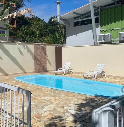 Casa com piscina Descanse em Ubatuba