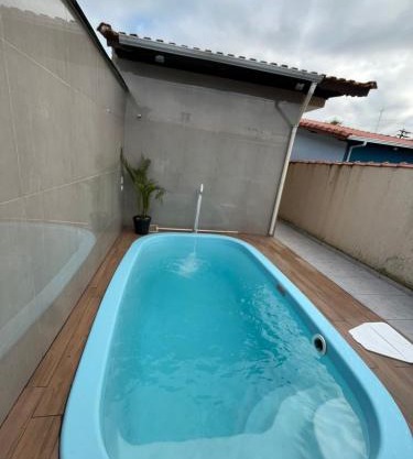 Casa com piscina em Mongaguá Próximo a Plataforma