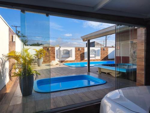 Casa com piscina matinhos