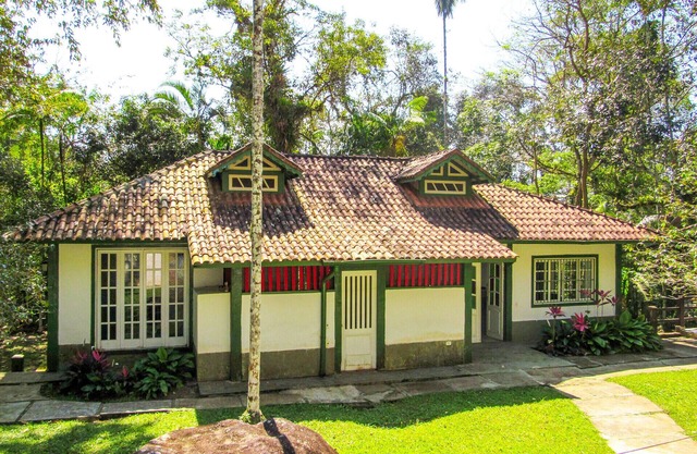 Casa com saída privativa para a Praia do Félix/SP