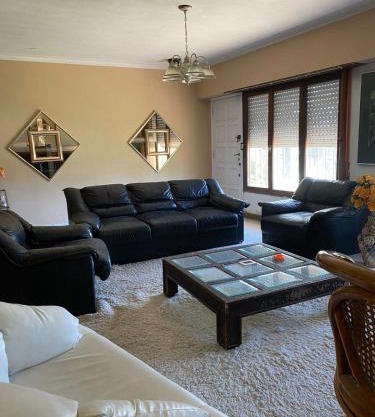 Casa con parrilla, zona Mute y Faro 5 Habitaciones