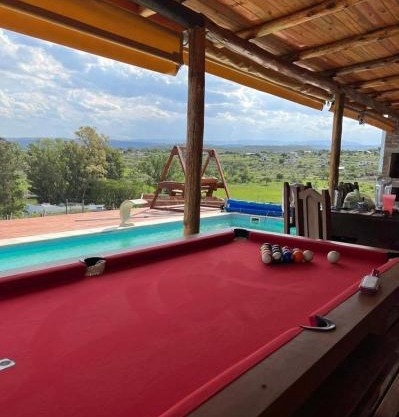 casa con vista 360 a las montañas y pileta