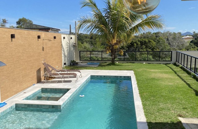 Casa de Praia com 3 Suítes Climatizadas e Piscina Incrível