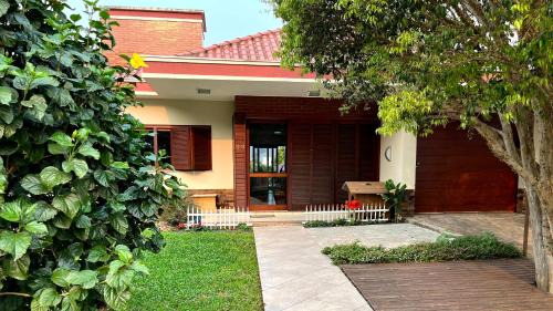 Casa da jabuticabeira centro de Rolante