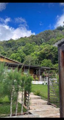 CASA DA SERRA na Chácara Paraíso