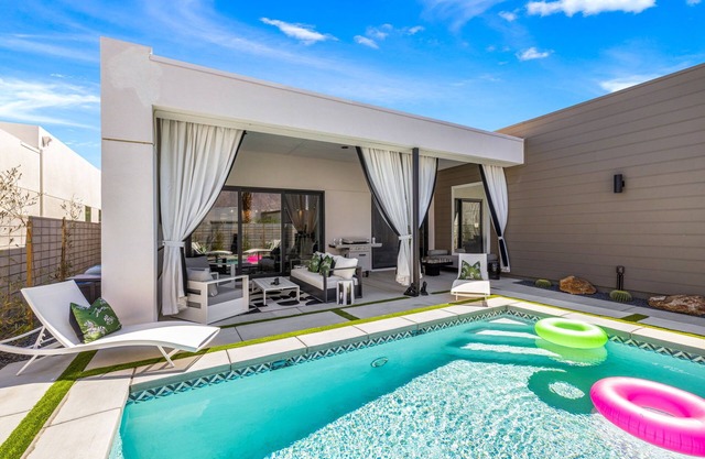 Casa De Amore Summary