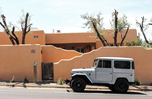 "Casa de Artist" Charming Downtown Adobe Home. Heart of SantaFe Walk to Plaza
