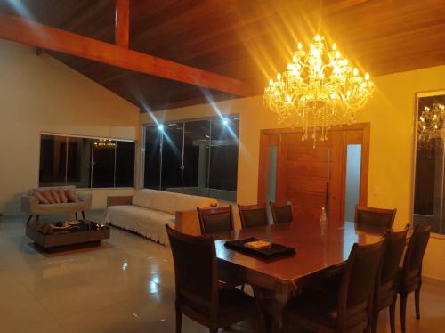 CASA DE CAMPO Banheira, Lareira e Cachoeira