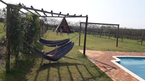Casa de Campo/Sítio + Chalé Suíço + Área Festa + Piscina