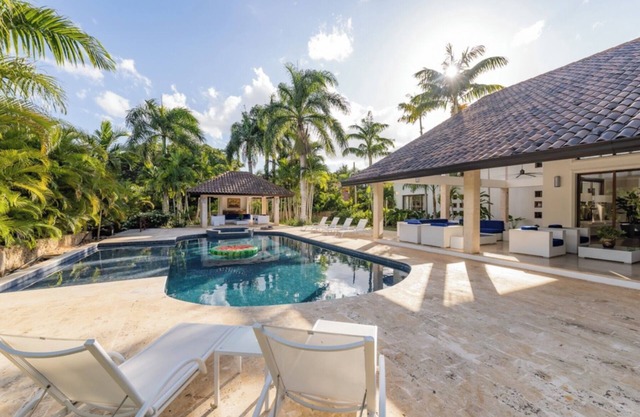 Casa De Campo - Stunning Mansion Walking Distance to the Beach