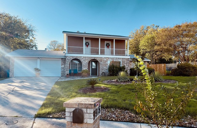 CASA De COLORES - Fiesta Texas - SATX Airport- 1 ROOM /SHARED HOME