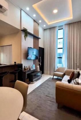 Casa de estilo elegante com jacuzzi