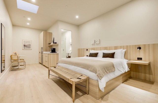 Casa De La Vina Unit 7 - Boutique Suites