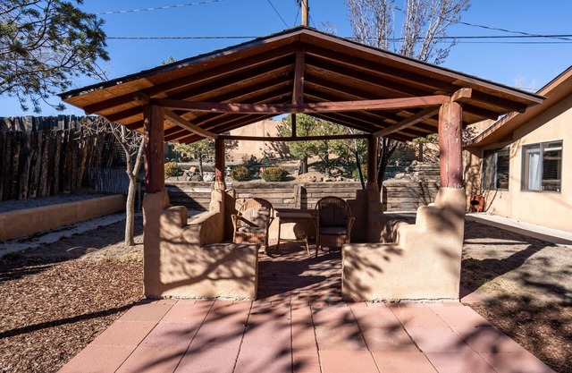 Casa de Loco Lobo | Pet Friendly, Fenced Yard