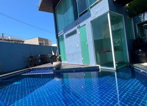 Casa de luxo em condomínio