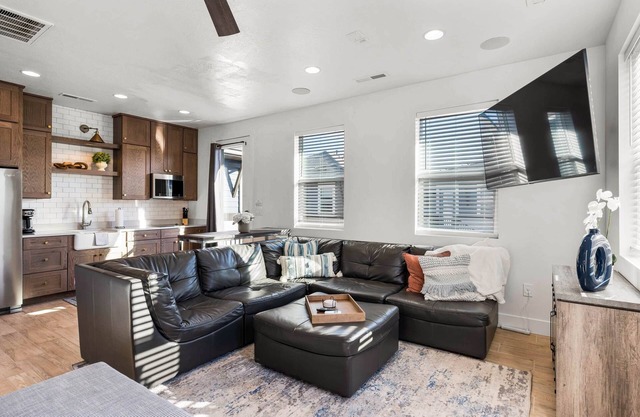 Casa De Luz Casita: Desert Color Lagoon + Beaches