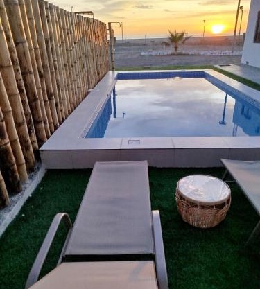 CASA DE PLAYA FRENTE AL MAR k173