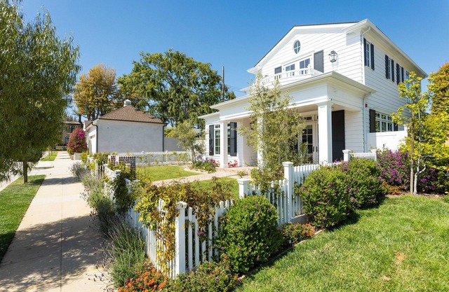 Casa dei Sogni-Brand New 5200 sq ft-3 level home