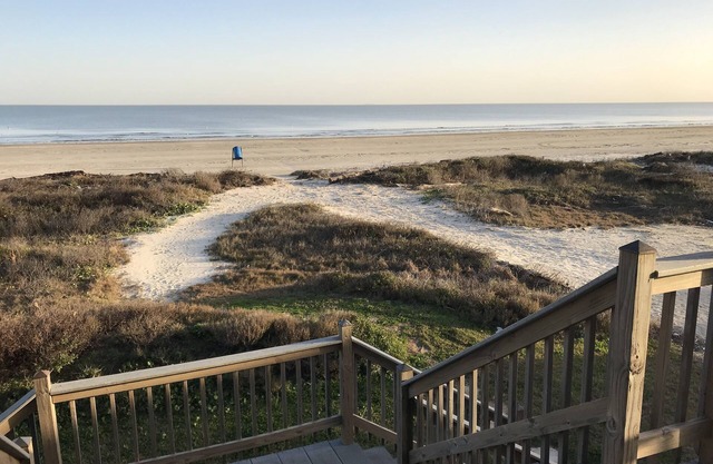 "Casa Del Agua" 2 Bedroom Beach Front Home!