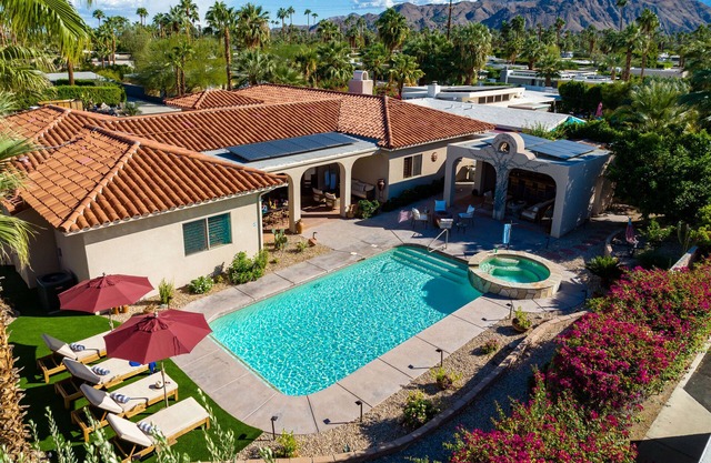 Casa Del Lobo - Stunning Custom-Built Spanish-Style Home