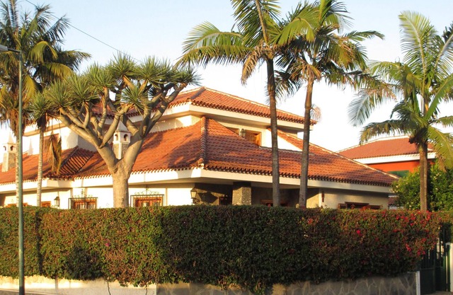 Casa del Pintor with a large garden, internet and free Wi-Fi, SAT TV and views