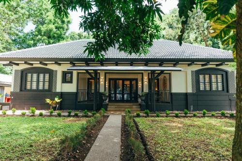 Casa Dela Tierra by Araw Residences