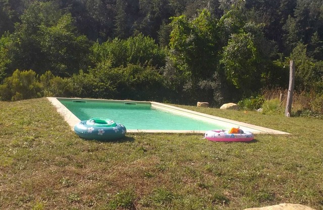 Casa do Faval. Quinta com Piscina à Beira-rio