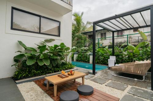 Casa Ekam - Luxury 4 BHK Villa With Private Pool and Patio