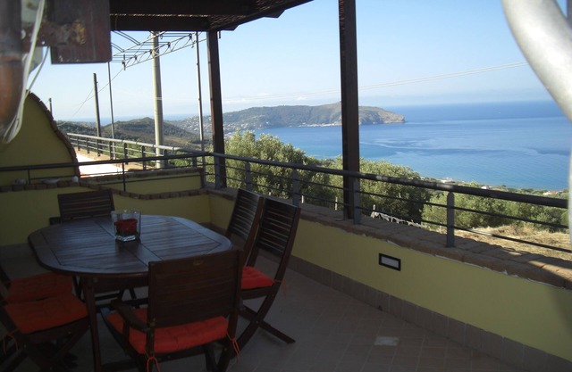 CASA ELISABETTA apt. 2: magnificent view, Mediterranean Sea, Cilento