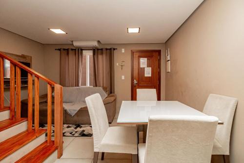 Casa em condomínio até 8 p com 1 vaga