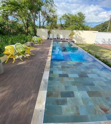 Casa em condomínio fechado em santiago maresias a 100 metros da praia