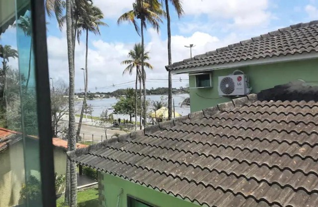 Casa em condomínio com 01 Estacionamento