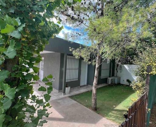 Casa en Monte Hermoso a 4 cuadras de la playa!