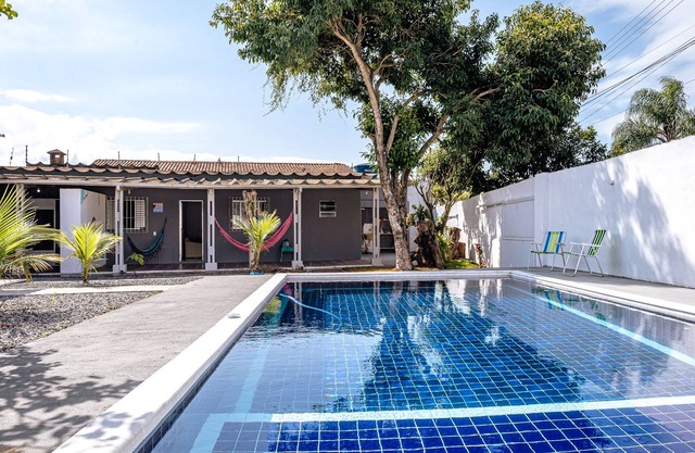 Casa Encantadora e Novinha com Piscina em Peruíbe
