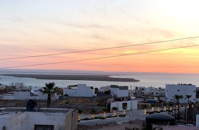 Casa Esperanza - spacious beauty with bay views
