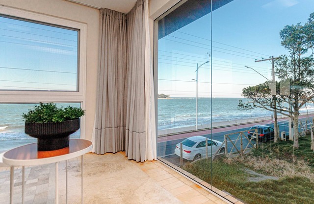 Casa espetacular à beira mar AP8568